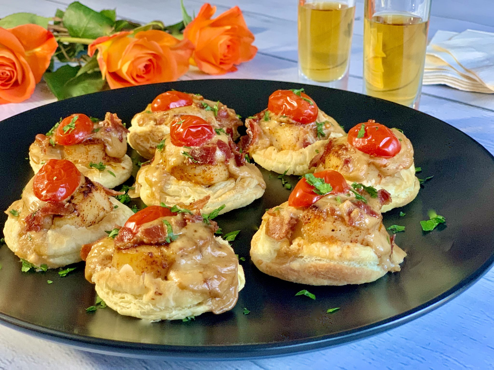 SCALLOP HOT BROWN BITES WITH KENTUCKY BOURBON AND SMOKED GOUDA MORNAY
