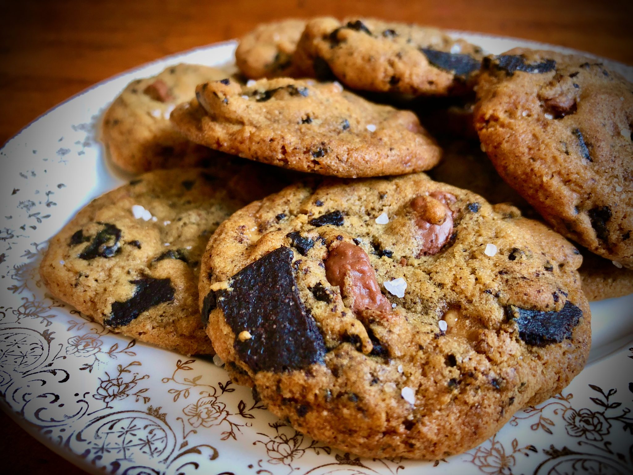 BROWN BUTTER TOFFEE CHOCOLATE CHUNK COOKIES Dish off the Block