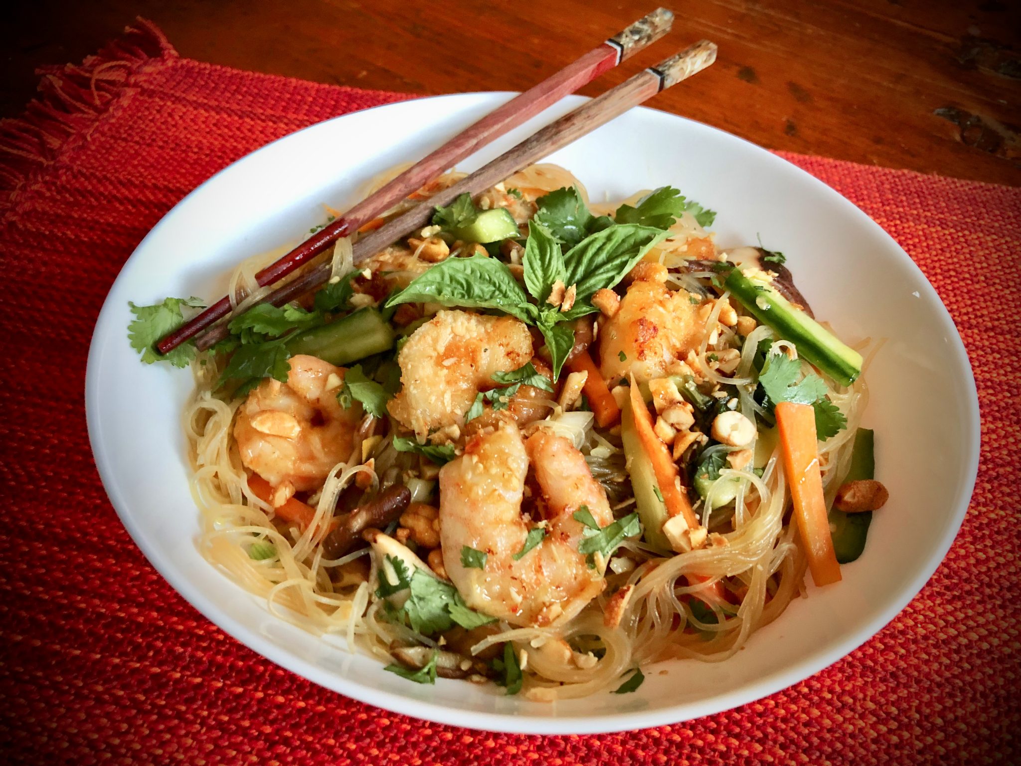 VIETNAMESE SHRIMP STIR FRY WITH VERMICELLI RICE NOODLES - Dish off the