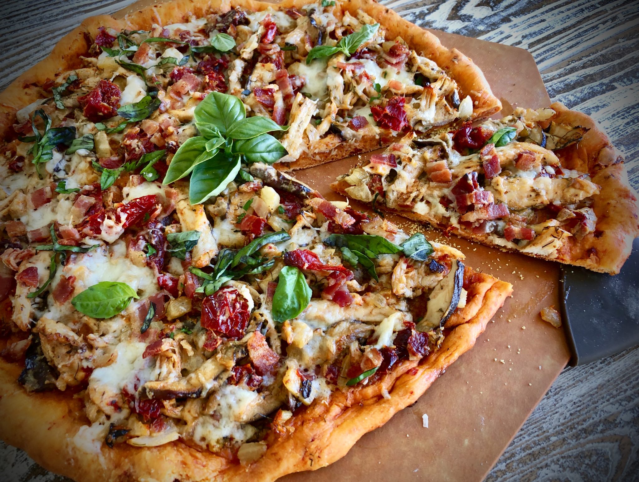 SUNDRIED TOMATO AND CHICKEN PIZZA PALOOZA! Dish off the Block