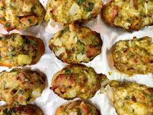 CHEESY BACON AND SEA ASPARAGUS PESTO CROSTINI