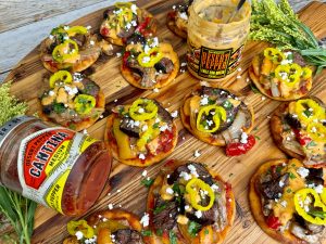 NAAN-TRADITIONAL STEAK AND PEPPER MINI PIZZAS