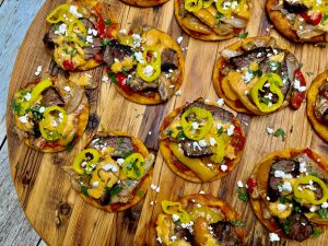NAAN-TRADITIONAL STEAK AND PEPPER MINI PIZZAS